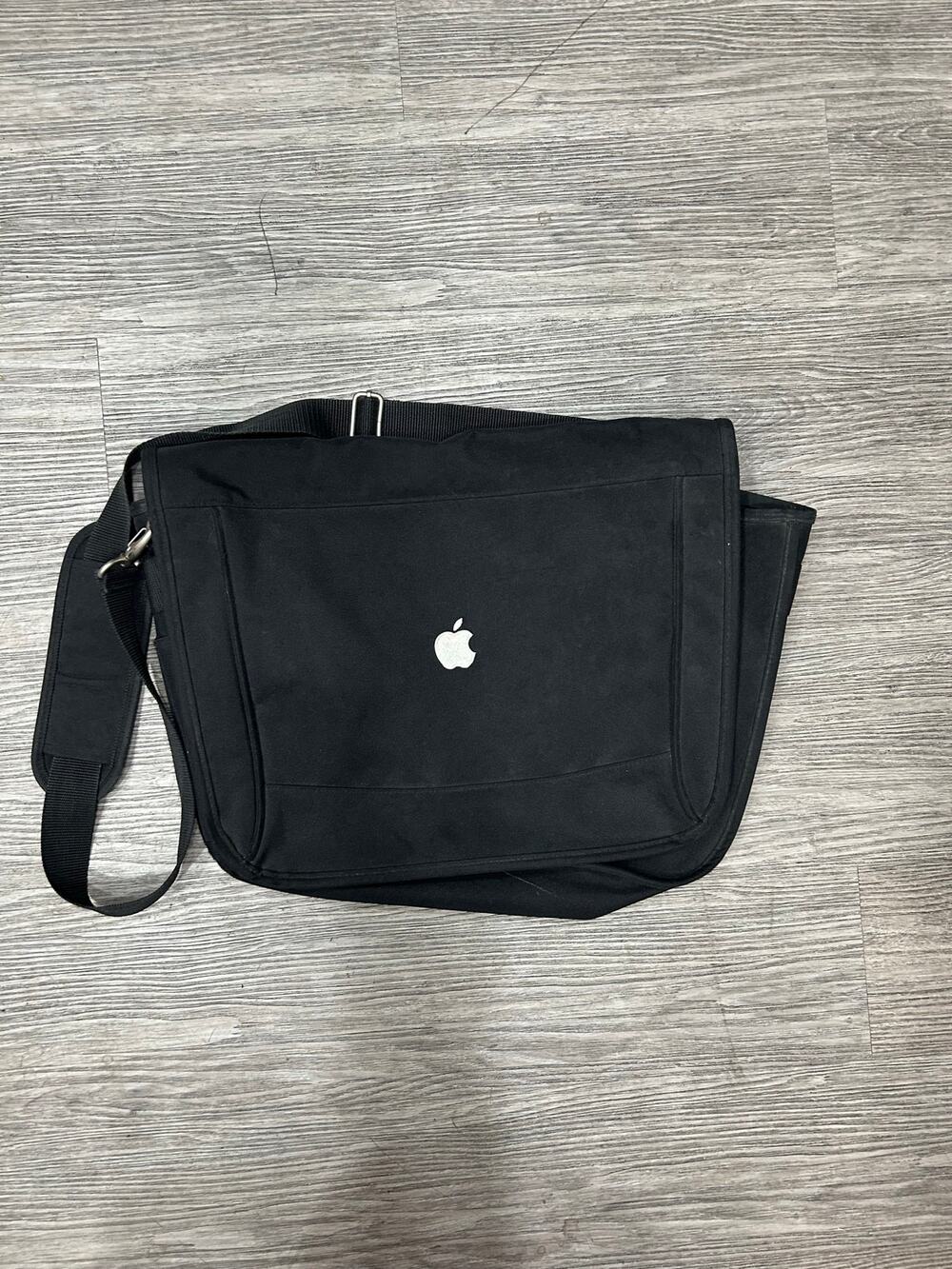 Vintage Apple Computer Inc. Soren Black Nylon Messenger Bag Laptop Briefcase